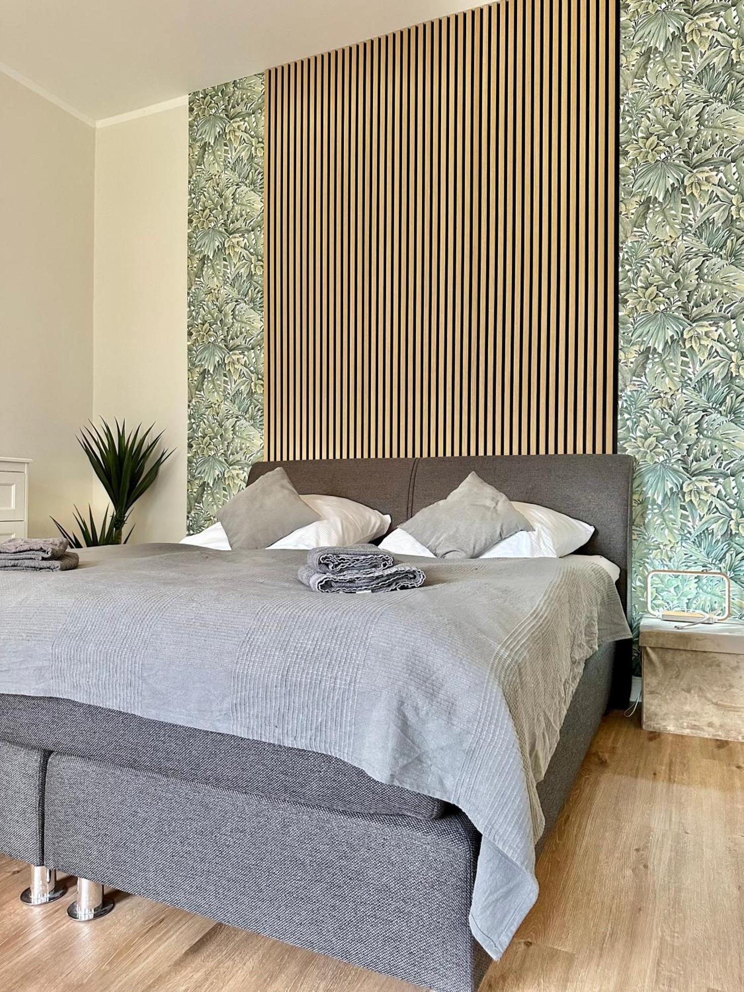 Exklusives City-Apartment Im Herzen Oldenburgs Mit Balkon Und Parkplatz A36 Extérieur photo